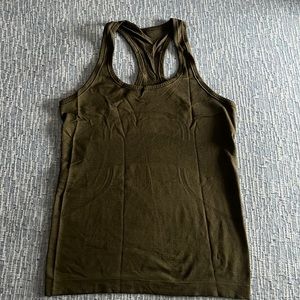 Lululemon tank
